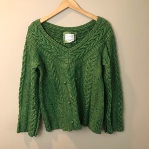 green cable knit sweater!